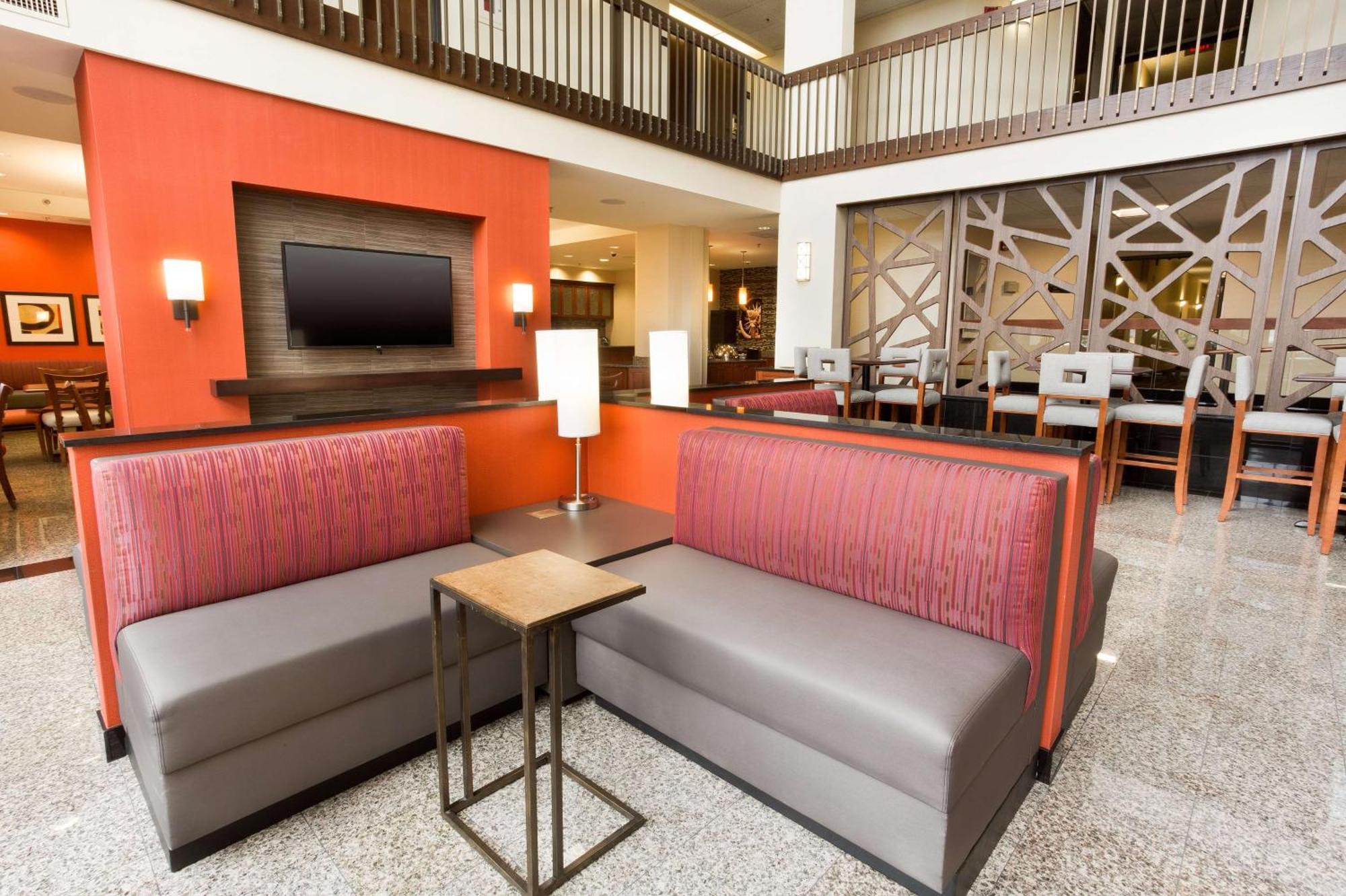 Drury Inn & Suites St. Louis Airport Edmundson Bagian luar foto